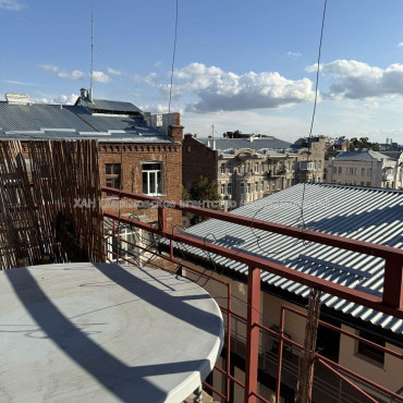 Продам квартиру, Пушкинский въезд , 4  ком., 150 м², капитальный ремонт 