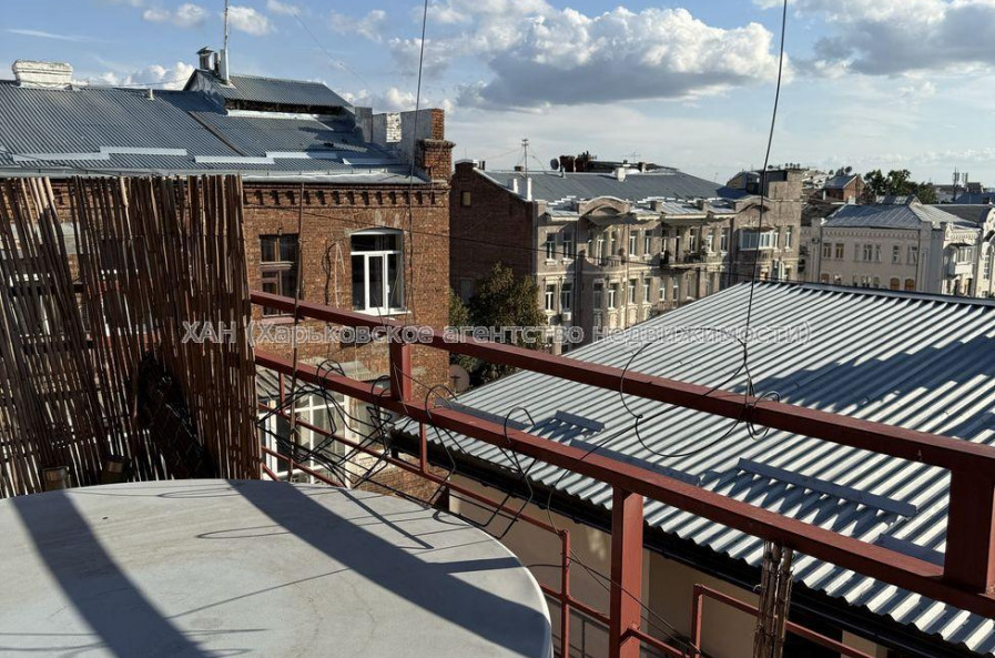 Продам квартиру, Пушкинский въезд , 4 кім., 150 м², капитальный ремонт 
