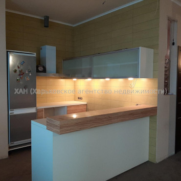 Продам квартиру, Пушкинский въезд , 4  ком., 150 м², капитальный ремонт 