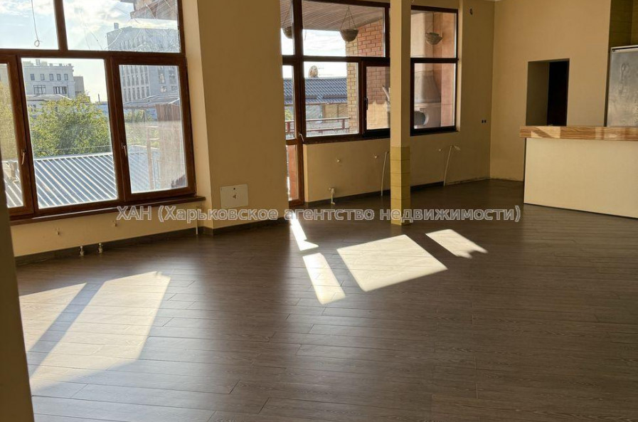 Продам квартиру, Пушкинский въезд , 4 кім., 150 м², капитальный ремонт 