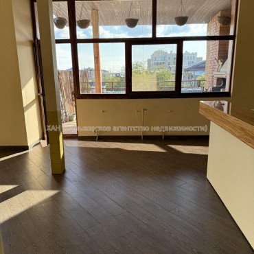 Продам квартиру, Пушкинский въезд , 4  ком., 150 м², капитальный ремонт 