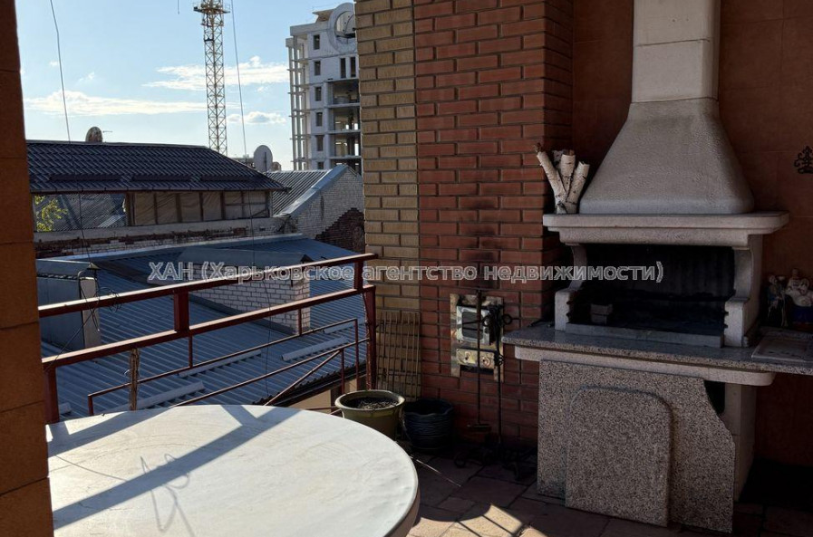 Продам квартиру, Пушкинский въезд , 4 кім., 150 м², капитальный ремонт 