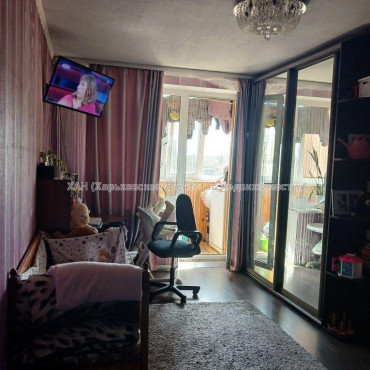 Продам квартиру, Каденюка ул. , 2  ком., 45 м², косметический ремонт 