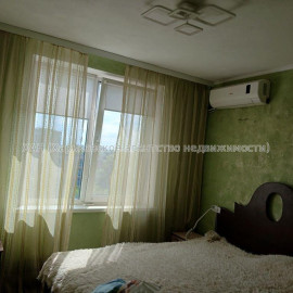 Продам квартиру, Каденюка ул. , 2 кім., 45 м², косметический ремонт