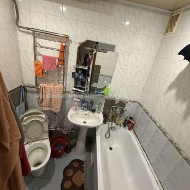 Продам квартиру, Бучмы ул. , 1 кім., 32 м², советский ремонт 