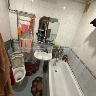 Продам квартиру, Бучмы ул. , 1  ком., 32 м², советский ремонт 