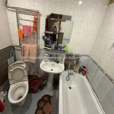 Продам квартиру, Бучмы ул. , 1  ком., 32 м², советский ремонт 
