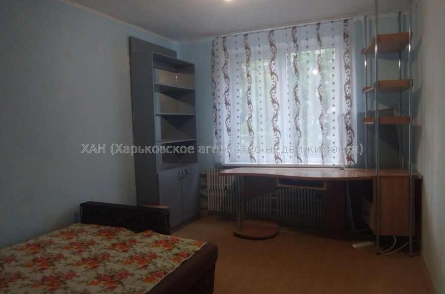 Сдам квартиру, Амосова ул. , 3  ком., 68 м², косметический ремонт 
