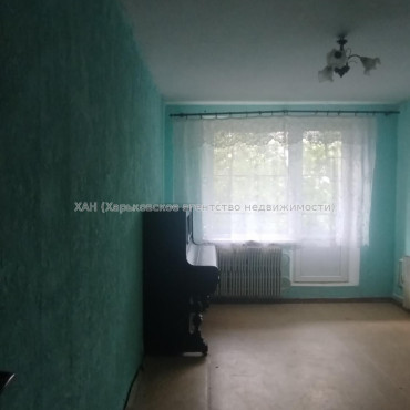 Сдам квартиру, Амосова ул. , 3  ком., 68 м², косметический ремонт 