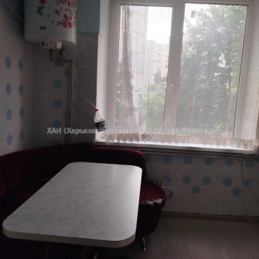 Сдам квартиру, Амосова ул. , 3  ком., 68 м², косметический ремонт 