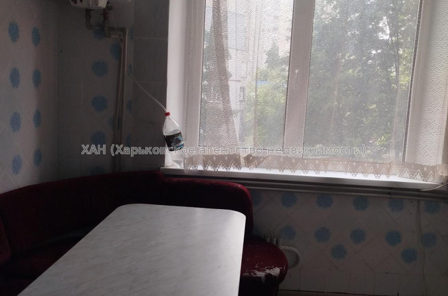 Сдам квартиру, Амосова ул. , 3  ком., 68 м², косметический ремонт 