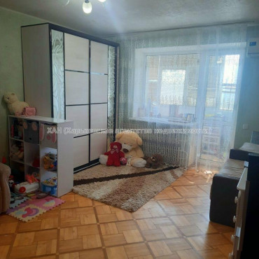 Продам квартиру, Единства ул. , 1  ком., 38 м², косметический ремонт 