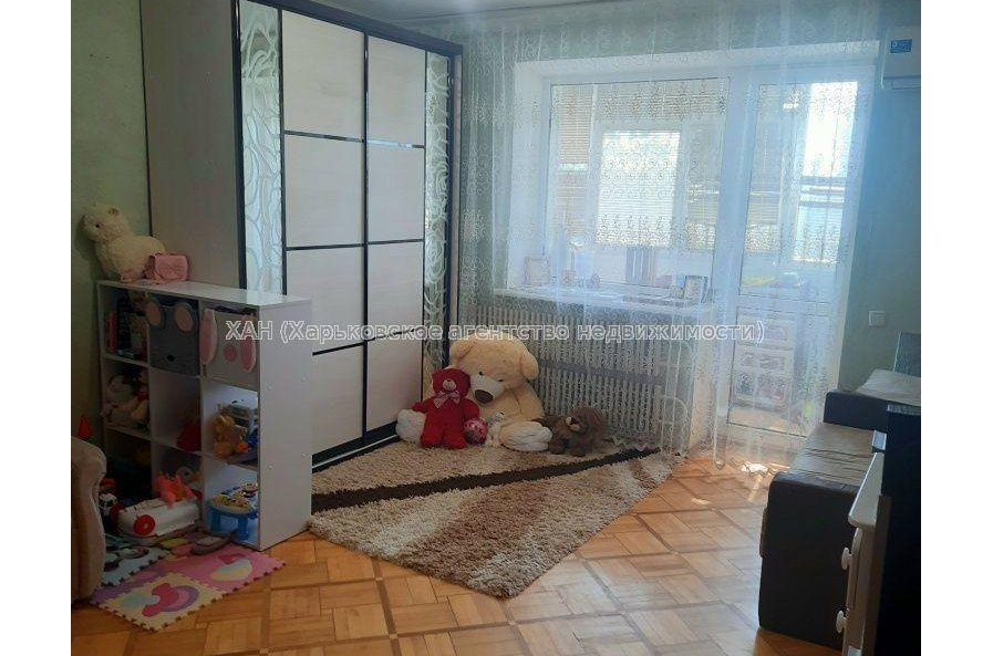 Продам квартиру, Единства ул. , 1  ком., 38 м², косметический ремонт 