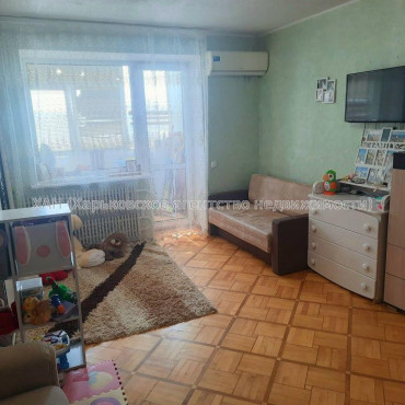 Продам квартиру, Единства ул. , 1  ком., 38 м², косметический ремонт 