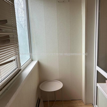 Продам квартиру, Единства ул. , 1  ком., 38 м², косметический ремонт 
