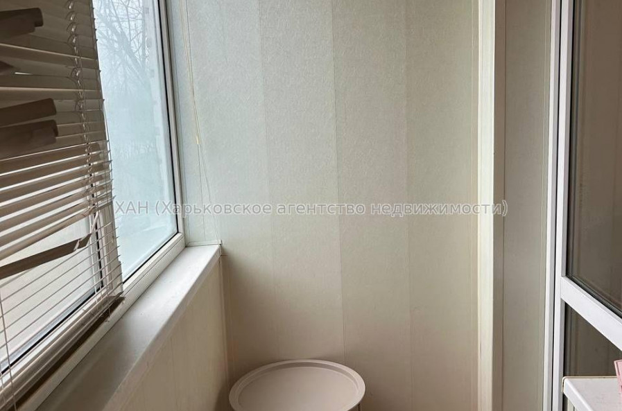 Продам квартиру, Единства ул. , 1  ком., 38 м², косметический ремонт 