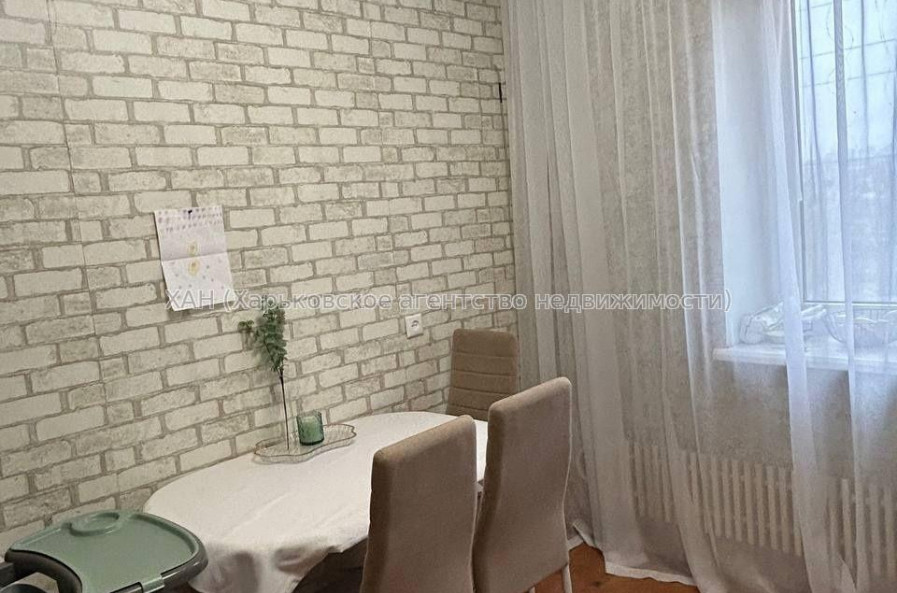 Продам квартиру, Единства ул. , 1  ком., 38 м², косметический ремонт 