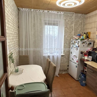 Продам квартиру, Единства ул. , 1  ком., 38 м², косметический ремонт 