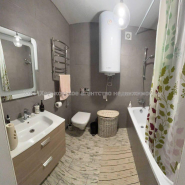 Продам квартиру, Зубарева Александра ул. , 1  ком., 40.50 м², евроремонт 