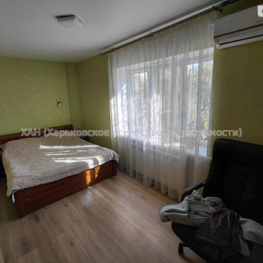 Продам квартиру, 23 Августа ул. , 2 кім., 42 м², капитальный ремонт 