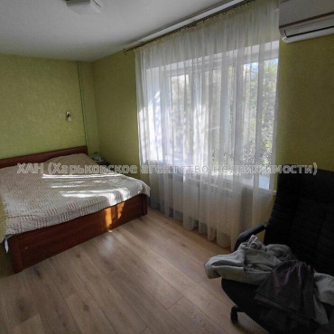 Продам квартиру, 23 Августа ул. , 2  ком., 42 м², капитальный ремонт 