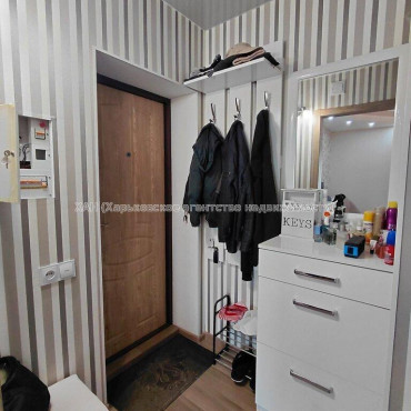 Продам квартиру, 23 Августа ул. , 2 кім., 42 м², капитальный ремонт 