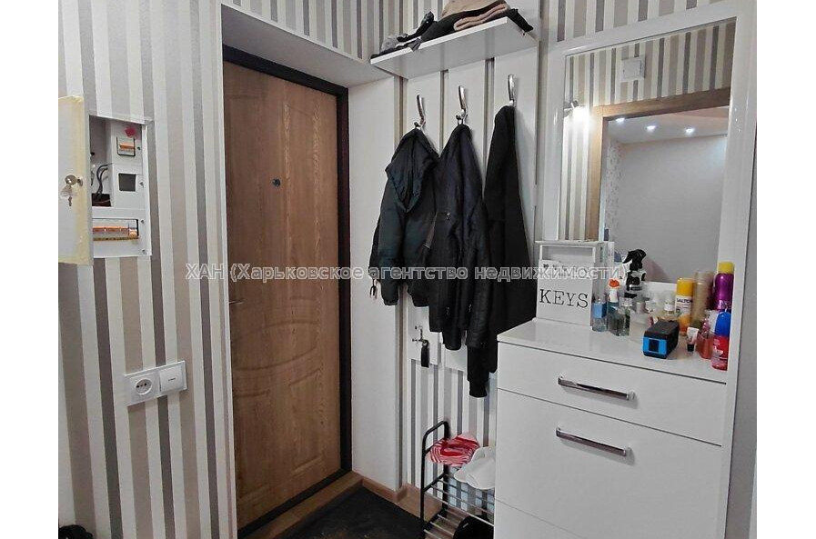 Продам квартиру, 23 Августа ул. , 2 кім., 42 м², капитальный ремонт 