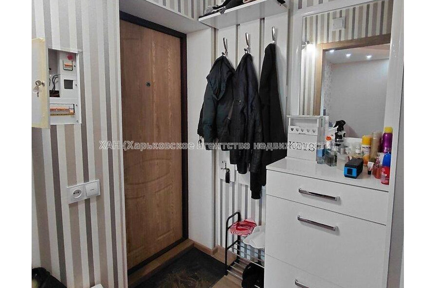 Продам квартиру, 23 Августа ул. , 2  ком., 42 м², капитальный ремонт 