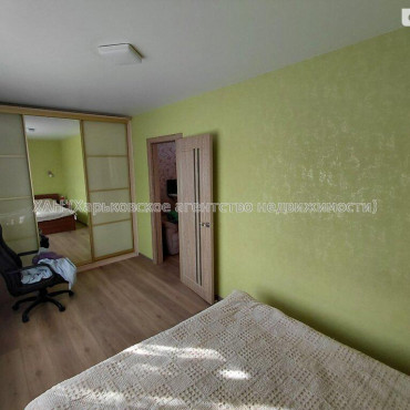 Продам квартиру, 23 Августа ул. , 2 кім., 42 м², капитальный ремонт 