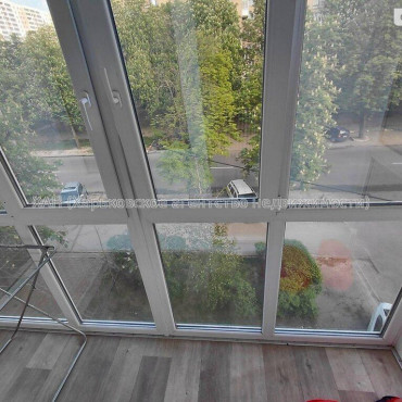 Продам квартиру, 23 Августа ул. , 2 кім., 42 м², капитальный ремонт 