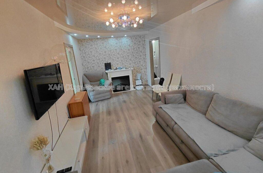Продам квартиру, 23 Августа ул. , 2  ком., 42 м², капитальный ремонт 