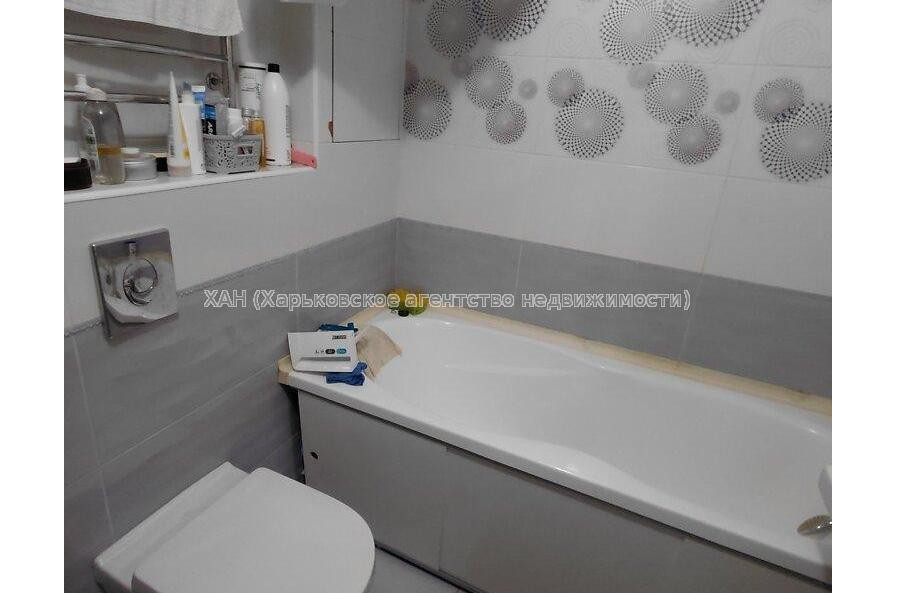 Продам квартиру, 23 Августа ул. , 2  ком., 42 м², капитальный ремонт 