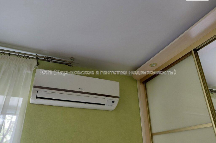 Продам квартиру, 23 Августа ул. , 2 кім., 42 м², капитальный ремонт 