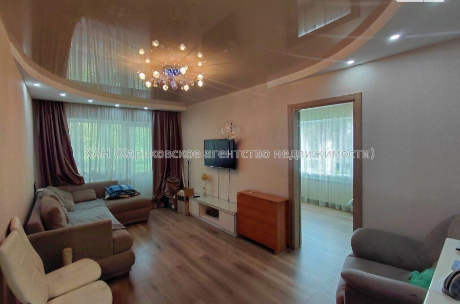Продам квартиру, 23 Августа ул. , 2 кім., 42 м², капитальный ремонт 