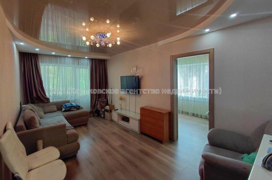 Продам квартиру, 23 Августа ул. , 2  ком., 42 м², капитальный ремонт 