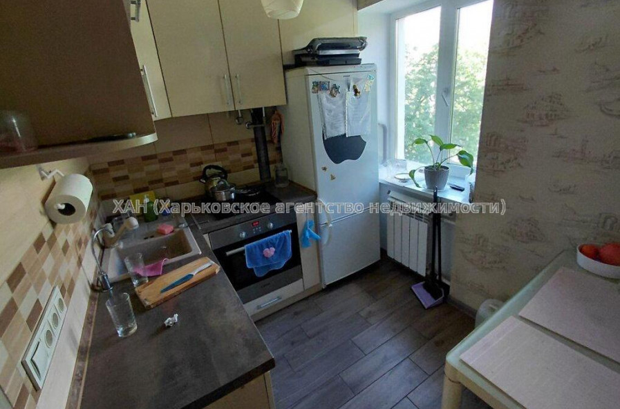 Продам квартиру, 23 Августа ул. , 2  ком., 42 м², капитальный ремонт 