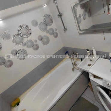 Продам квартиру, 23 Августа ул. , 2  ком., 42 м², капитальный ремонт 