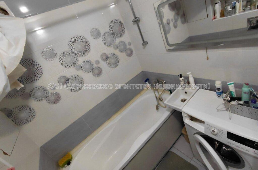 Продам квартиру, 23 Августа ул. , 2  ком., 42 м², капитальный ремонт 