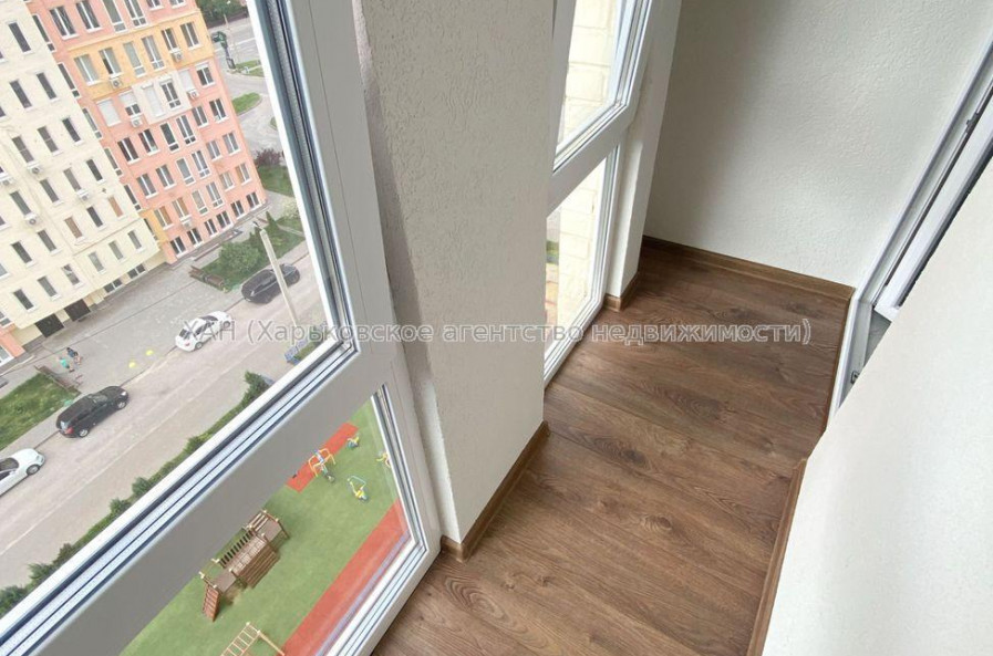 Продам квартиру, Гвардейцев Широнинцев ул. , 2  ком., 64 м², авторский дизайн 