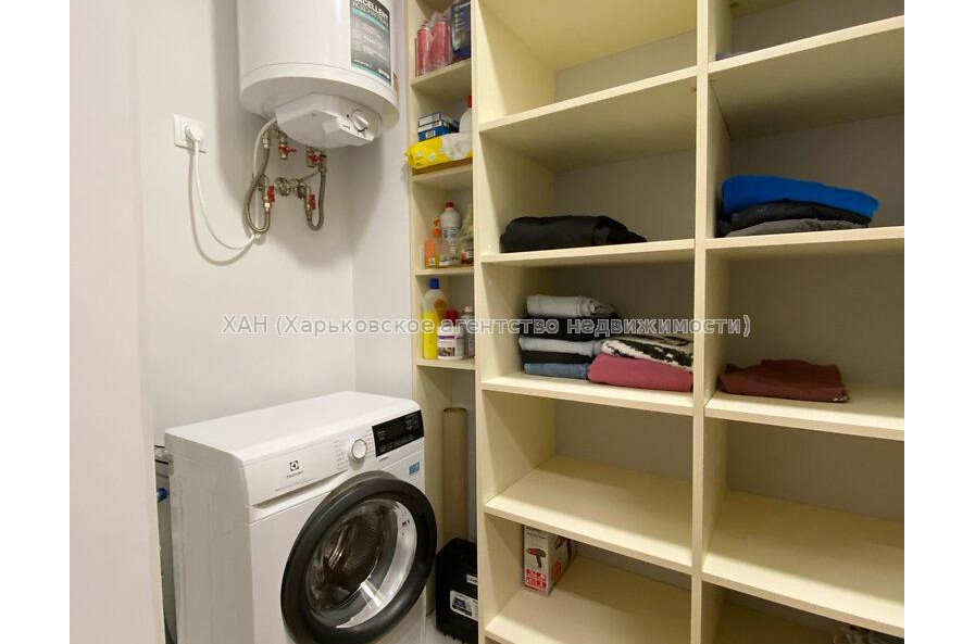 Продам квартиру, Гвардейцев Широнинцев ул. , 2 кім., 64 м², авторский дизайн 