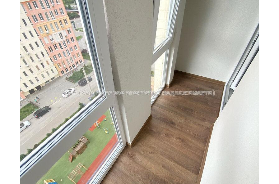 Продам квартиру, Гвардейцев Широнинцев ул. , 2 кім., 64 м², авторский дизайн 