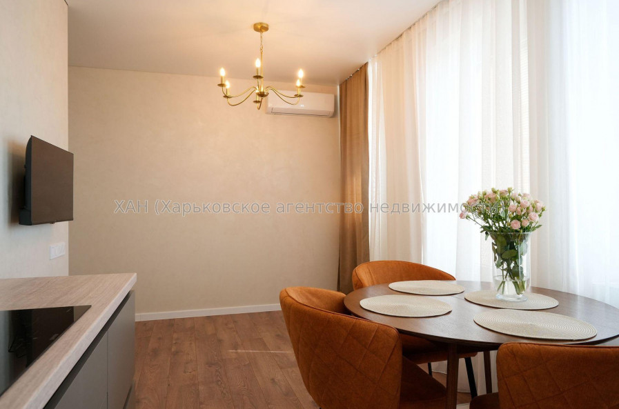 Продам квартиру, Гвардейцев Широнинцев ул. , 2  ком., 64 м², авторский дизайн 