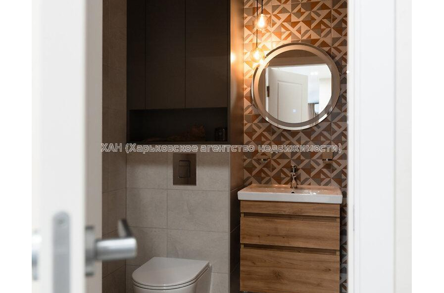 Продам квартиру, Гвардейцев Широнинцев ул. , 2 кім., 64 м², авторский дизайн 