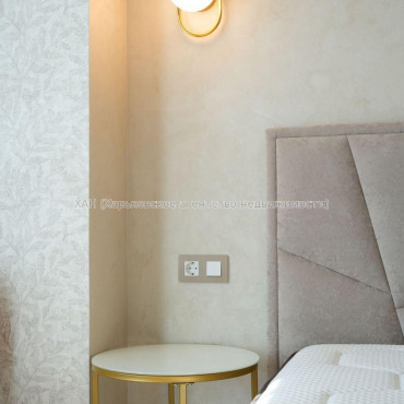 Продам квартиру, Гвардейцев Широнинцев ул. , 2  ком., 64 м², авторский дизайн 