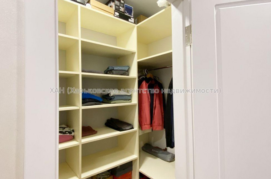 Продам квартиру, Гвардейцев Широнинцев ул. , 2  ком., 64 м², авторский дизайн 