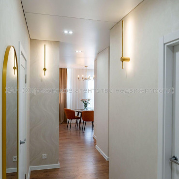 Продам квартиру, Гвардейцев Широнинцев ул. , 2  ком., 64 м², авторский дизайн 