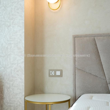Продам квартиру, Гвардейцев Широнинцев ул. , 2 кім., 64 м², авторский дизайн 