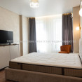 Продам квартиру, Гвардейцев Широнинцев ул. , 2 кім., 64 м², авторский дизайн 