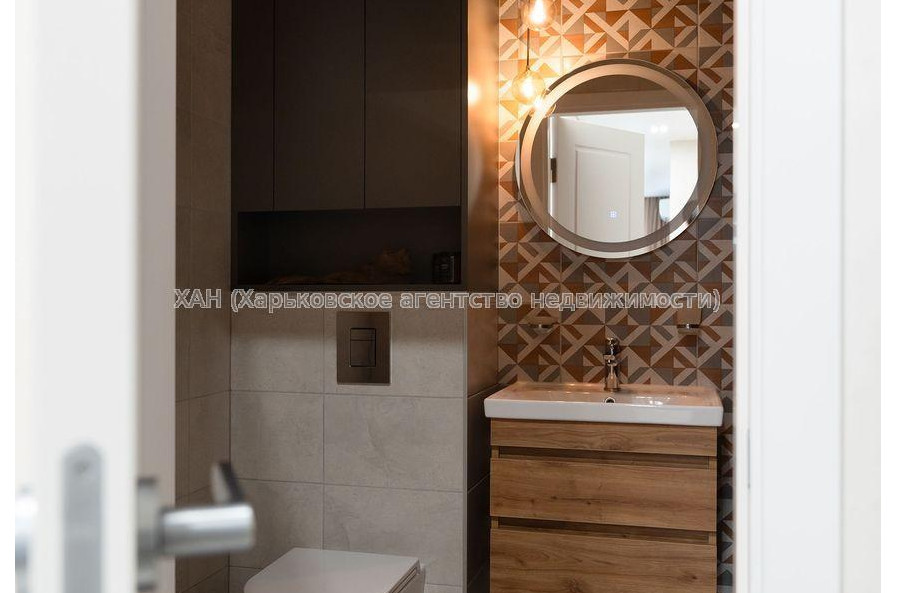 Продам квартиру, Гвардейцев Широнинцев ул. , 2  ком., 64 м², авторский дизайн 