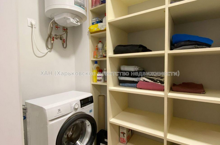 Продам квартиру, Гвардейцев Широнинцев ул. , 2  ком., 64 м², авторский дизайн 